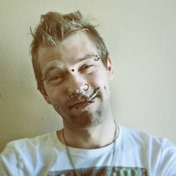 Прокол брови, бридж, щек, губ, носа